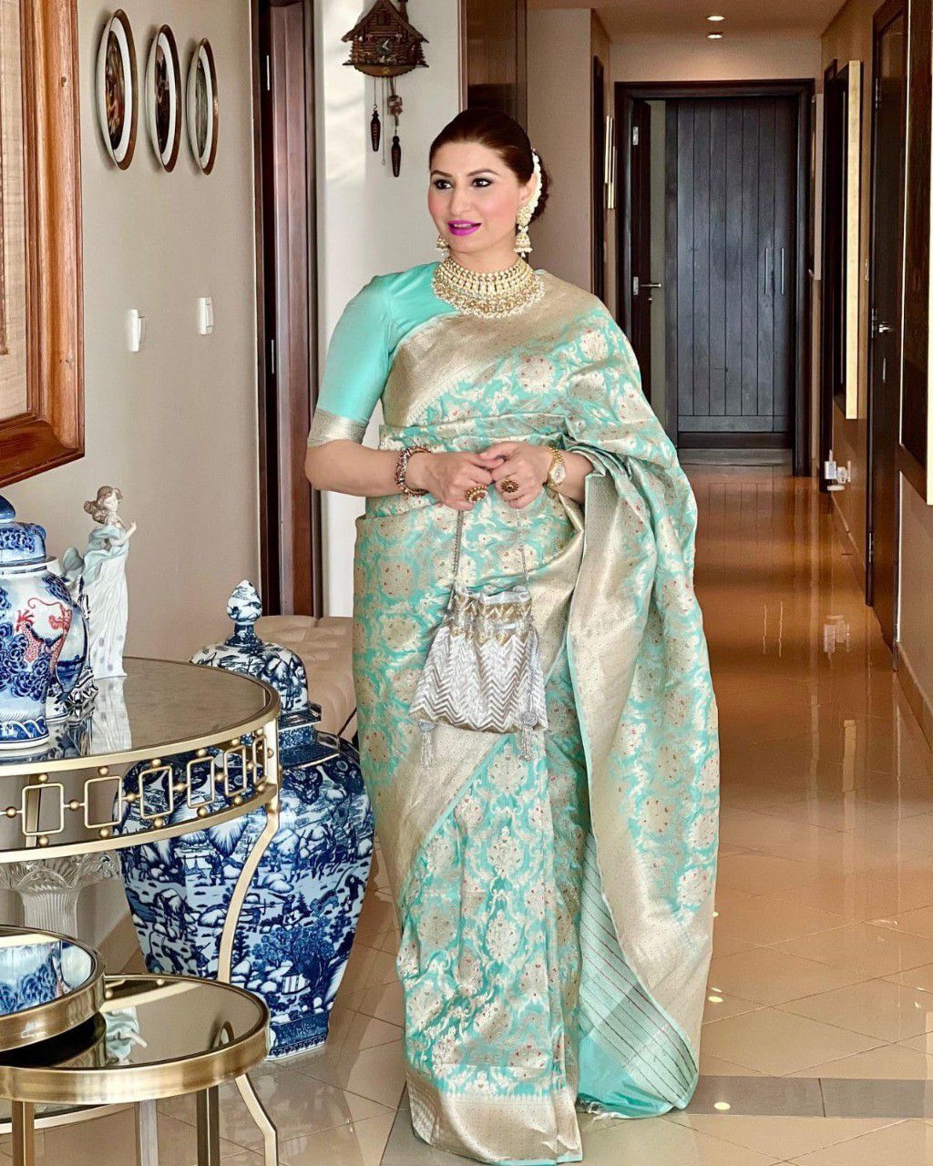 Eloquence Sea Green Soft Silk Saree With Vibrant Blouse Piece