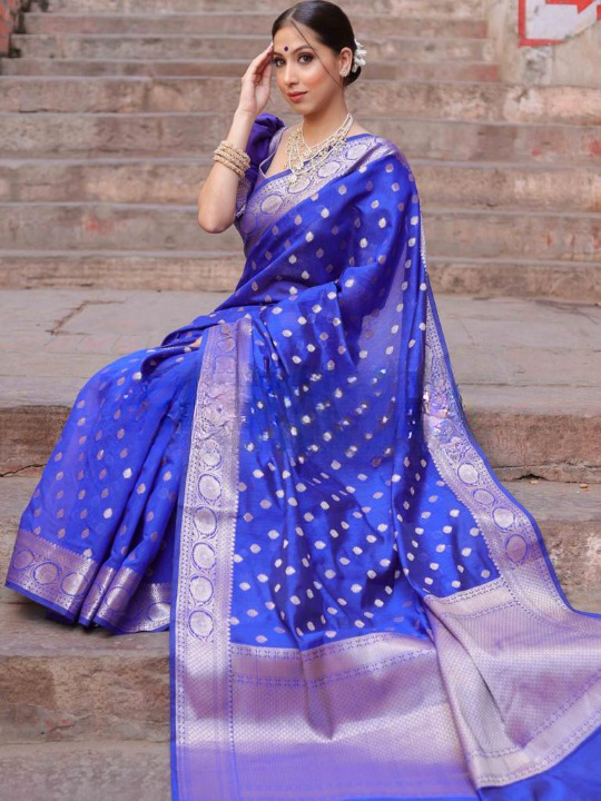 Incredible Blue Soft Silk Saree With Smart Blouse Piece