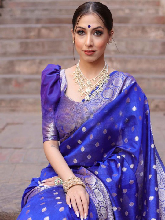 Incredible Blue Soft Silk Saree With Smart Blouse Piece