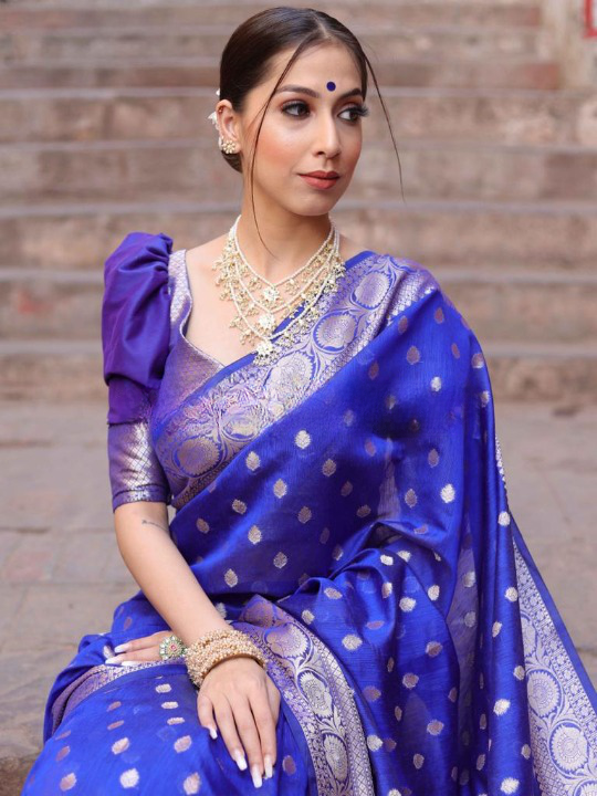 Incredible Blue Soft Silk Saree With Smart Blouse Piece