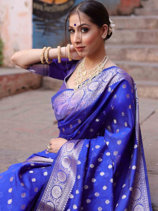 Incredible Blue Soft Silk Saree With Smart Blouse Piece