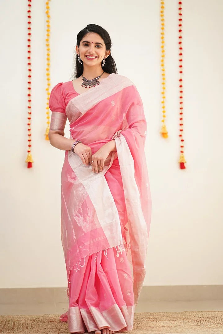 Improbable Pink Cotton Silk Saree With Flaunt Blouse Piece