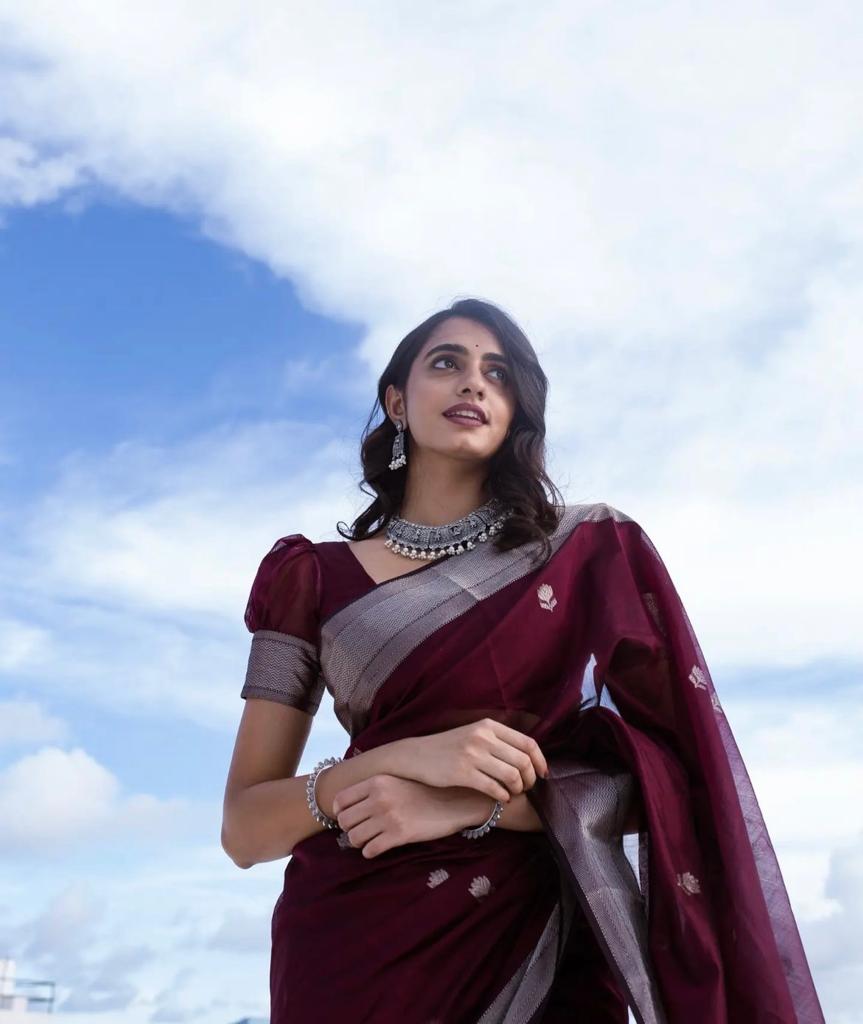 Flattering Wine Cotton Silk Saree With Chatoyant Blouse Piece