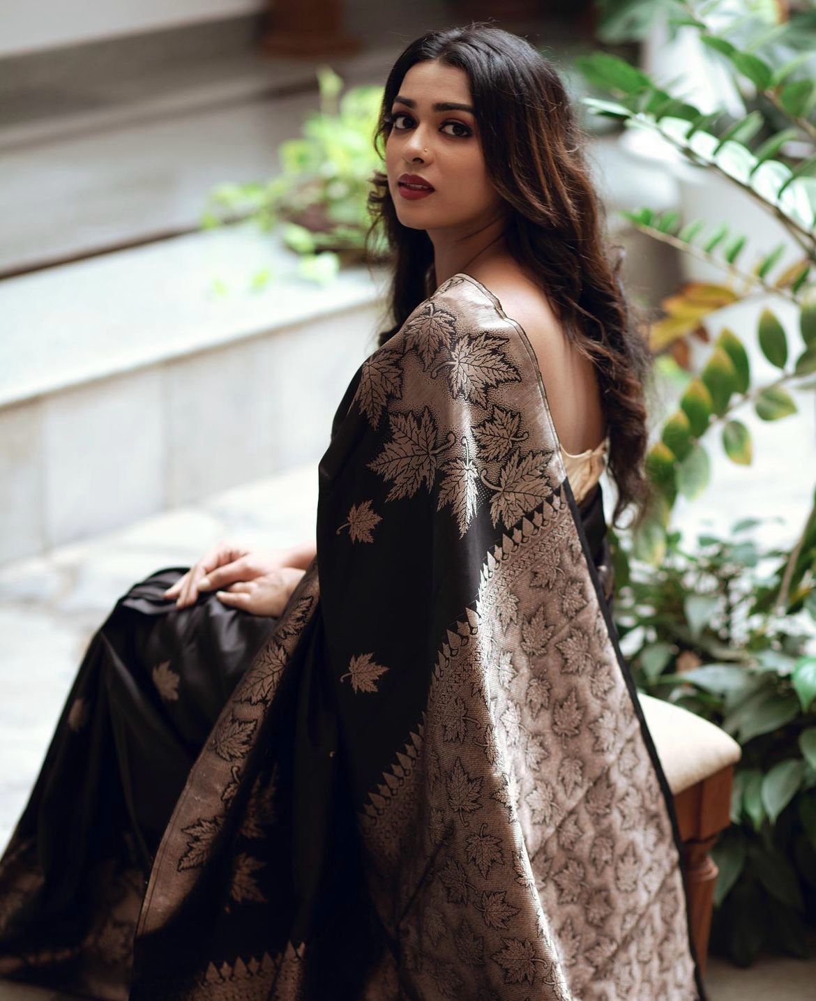 Fragrant Black Soft Silk Saree With Admirable Blouse Piece