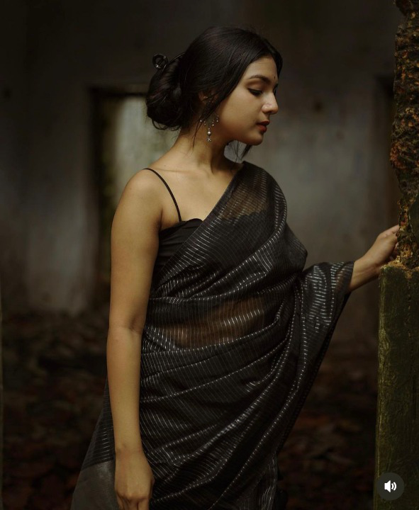 Scrumptious Black Soft Banarasi Silk Saree With Rhapsody Blouse Piece