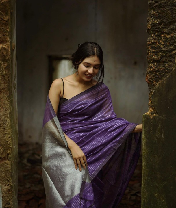 Staring Purple Soft Banarasi Silk Saree With Classy Blouse Piece