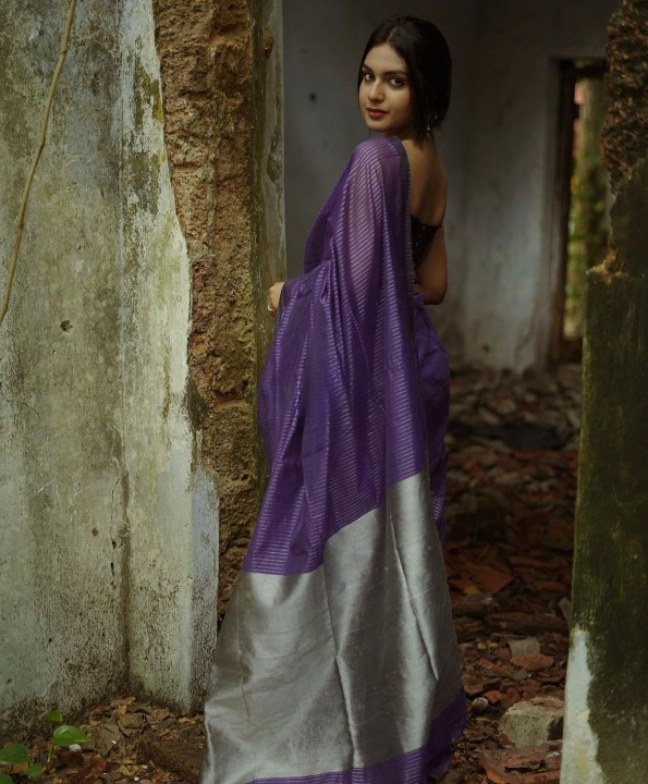 Staring Purple Soft Banarasi Silk Saree With Classy Blouse Piece