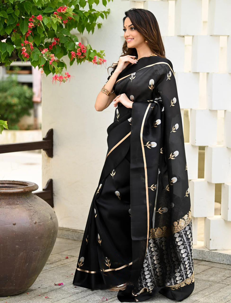 Prettiest Black Soft Silk Saree With Lassitude Blouse Piece