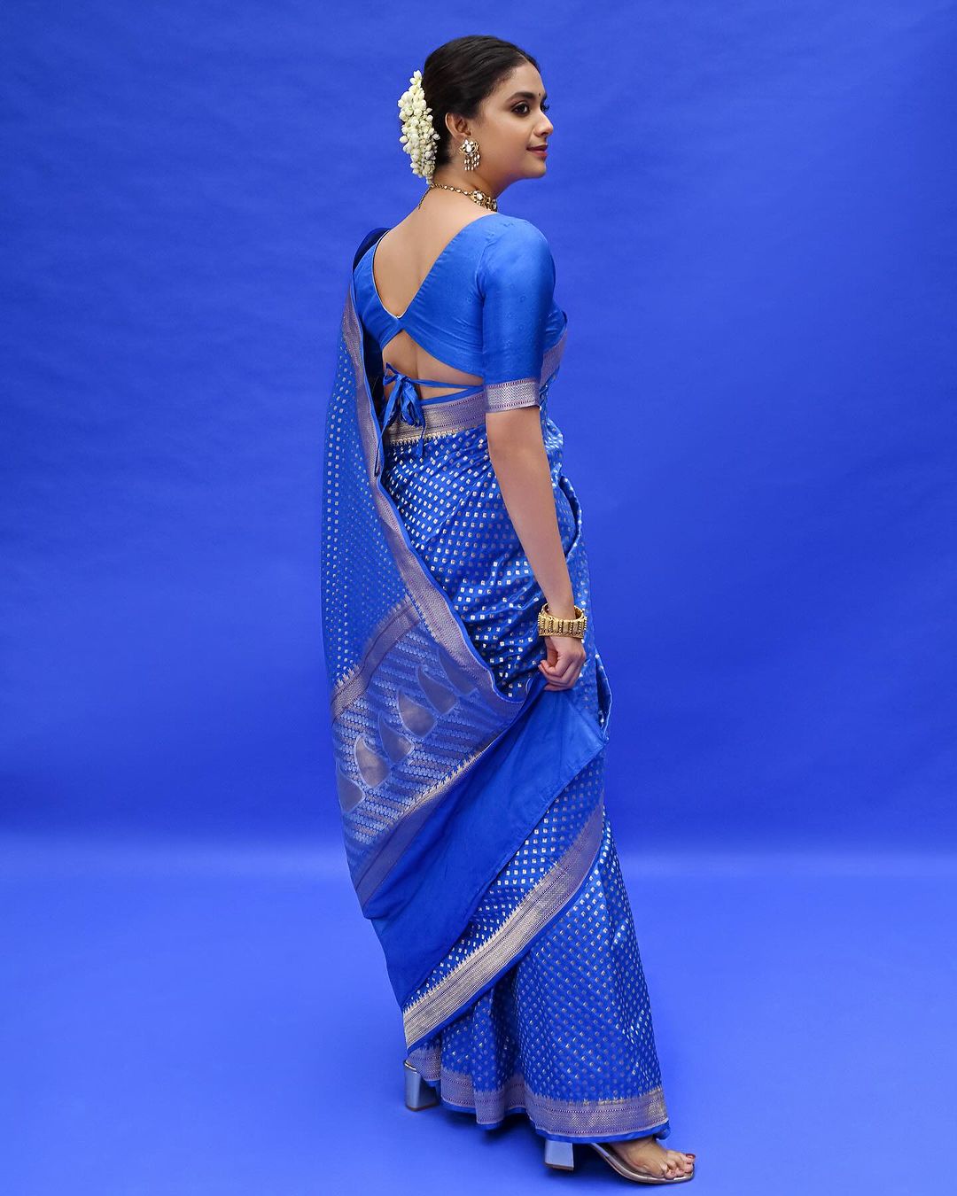 Ravishing Royal Blue Soft Silk Saree With Wonderful Blouse Piece