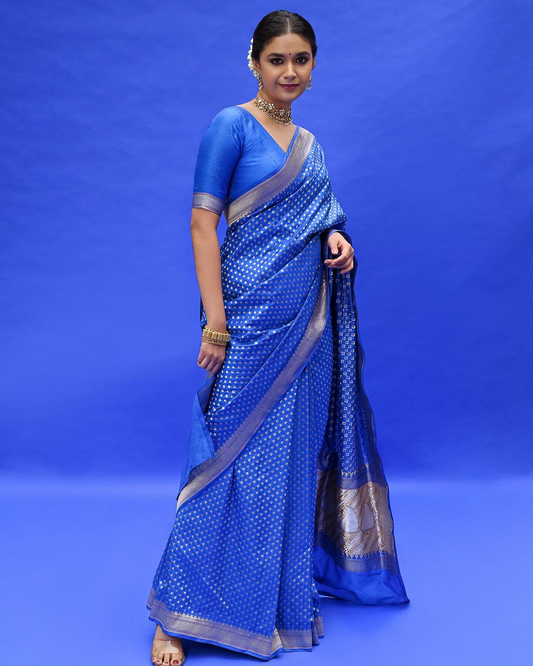 Ravishing Royal Blue Soft Silk Saree With Wonderful Blouse Piece