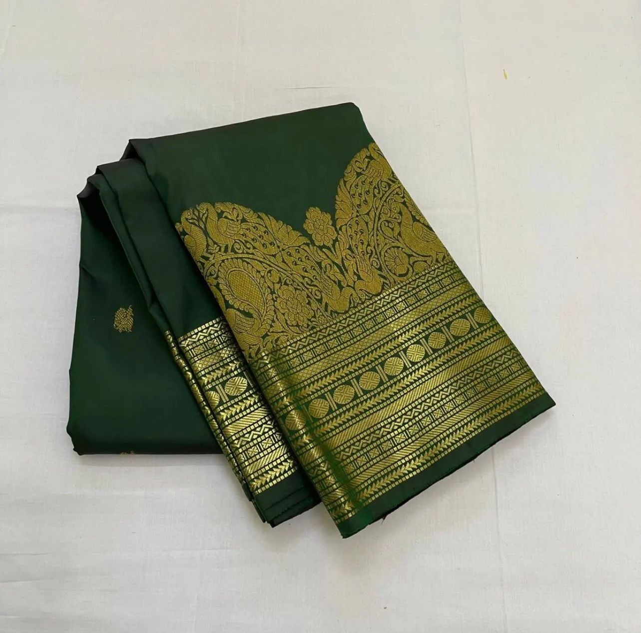 Panache Dark Green Soft Silk Saree With Radiant Blouse Piece