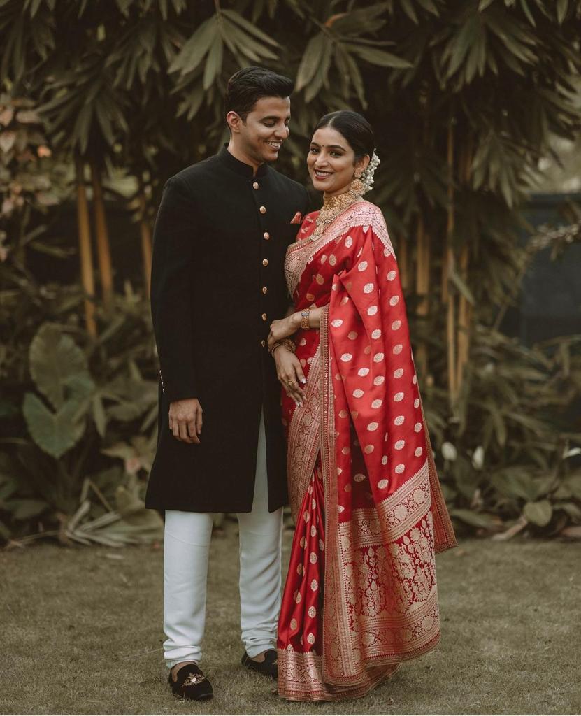 Redolent Red Soft Silk Saree With Enchanting Blouse Piece