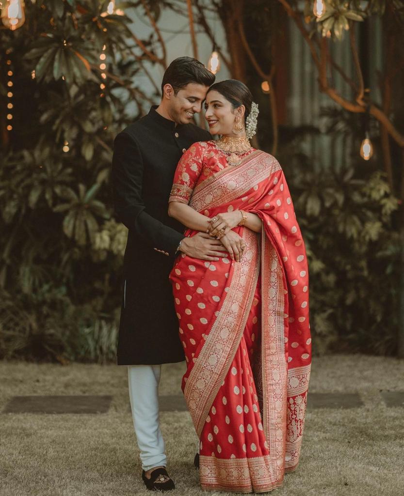 Redolent Red Soft Silk Saree With Enchanting Blouse Piece