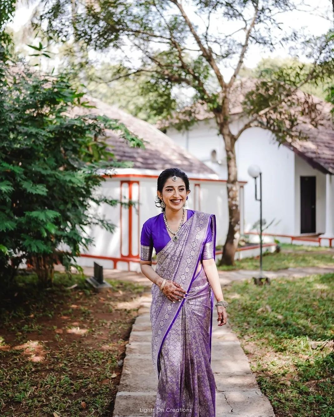 Resplendent Royal Blue Soft Silk Saree With Exemplary Blouse Piece