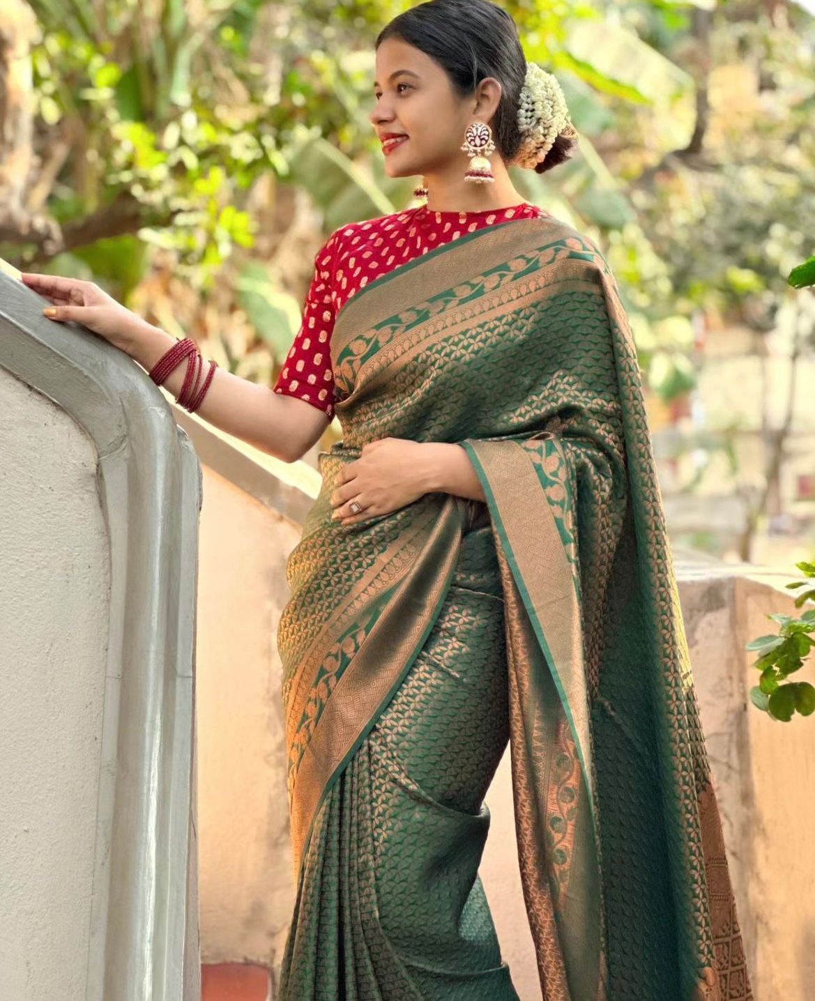 Opulent Dark Green Soft Silk Saree With Glorious Blouse Piece