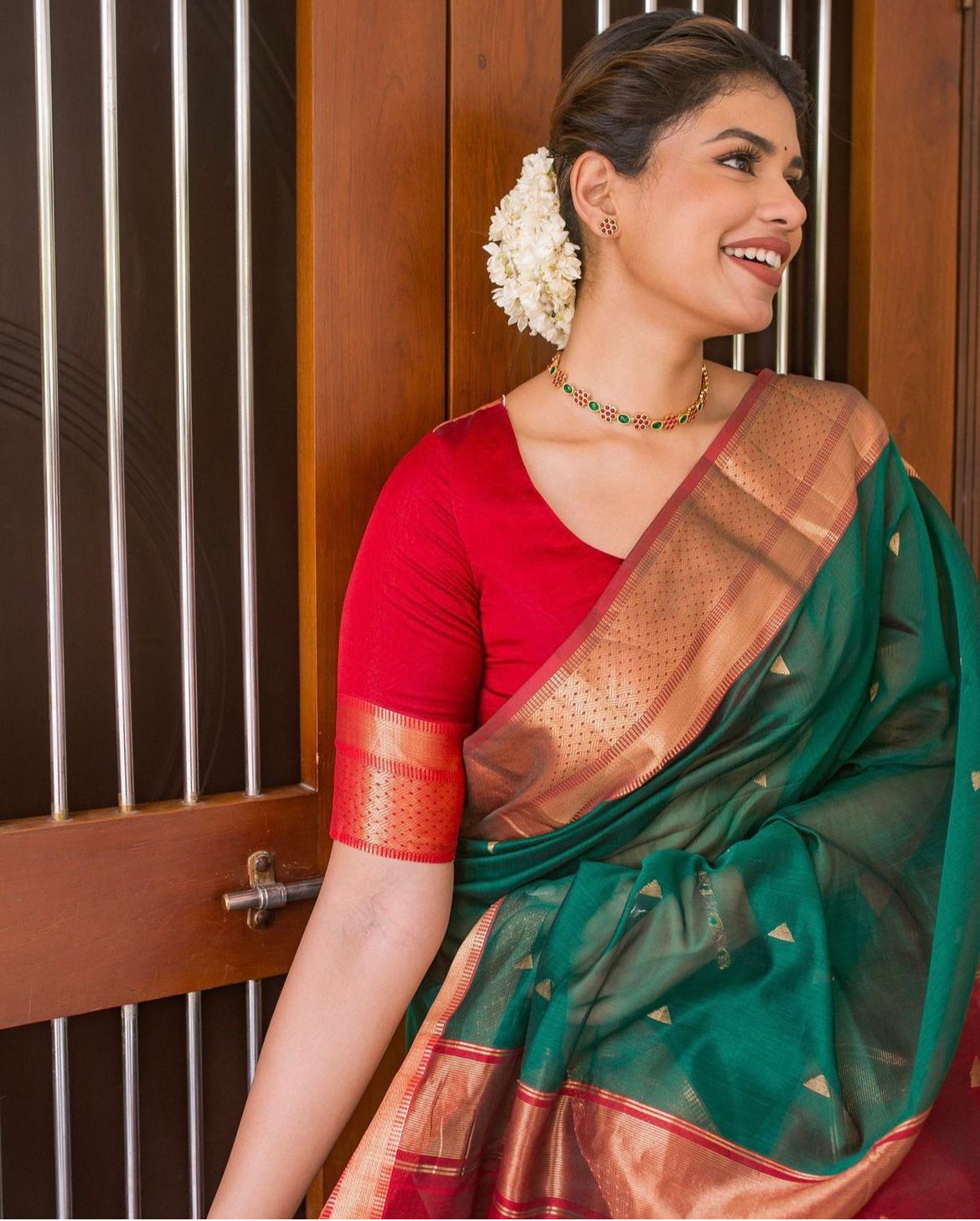 Surpassing Green Soft Silk Saree With Zephyr Blouse Piece