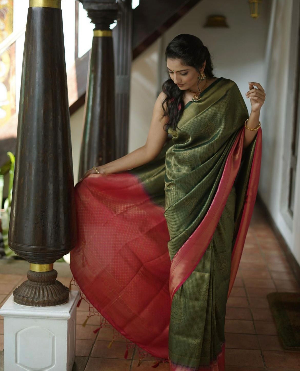 Bewitching Dark Green Soft Silk Saree With Designer Blouse Piece