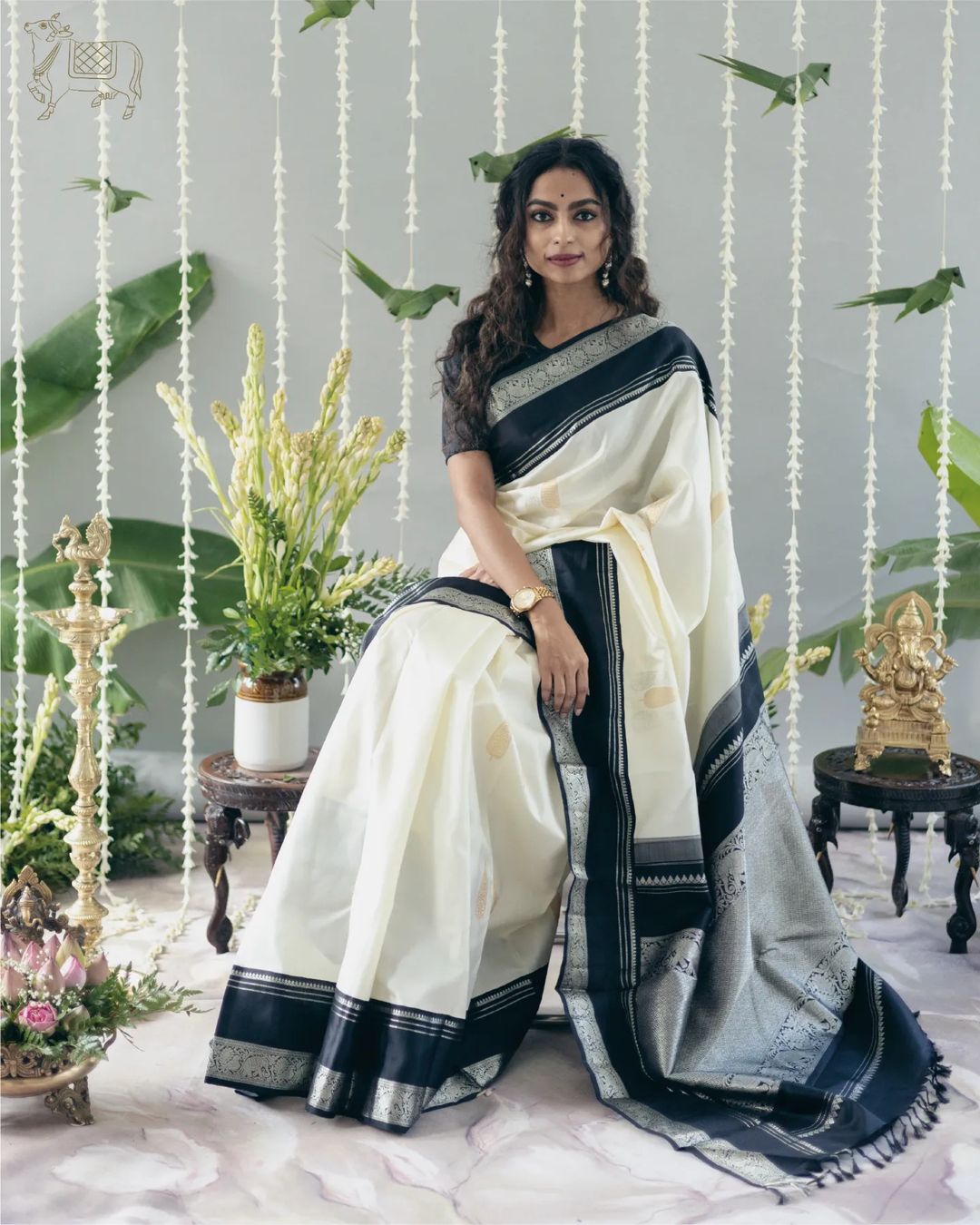 Dulcet Off White Soft Silk Saree With Verdant Blouse Piece