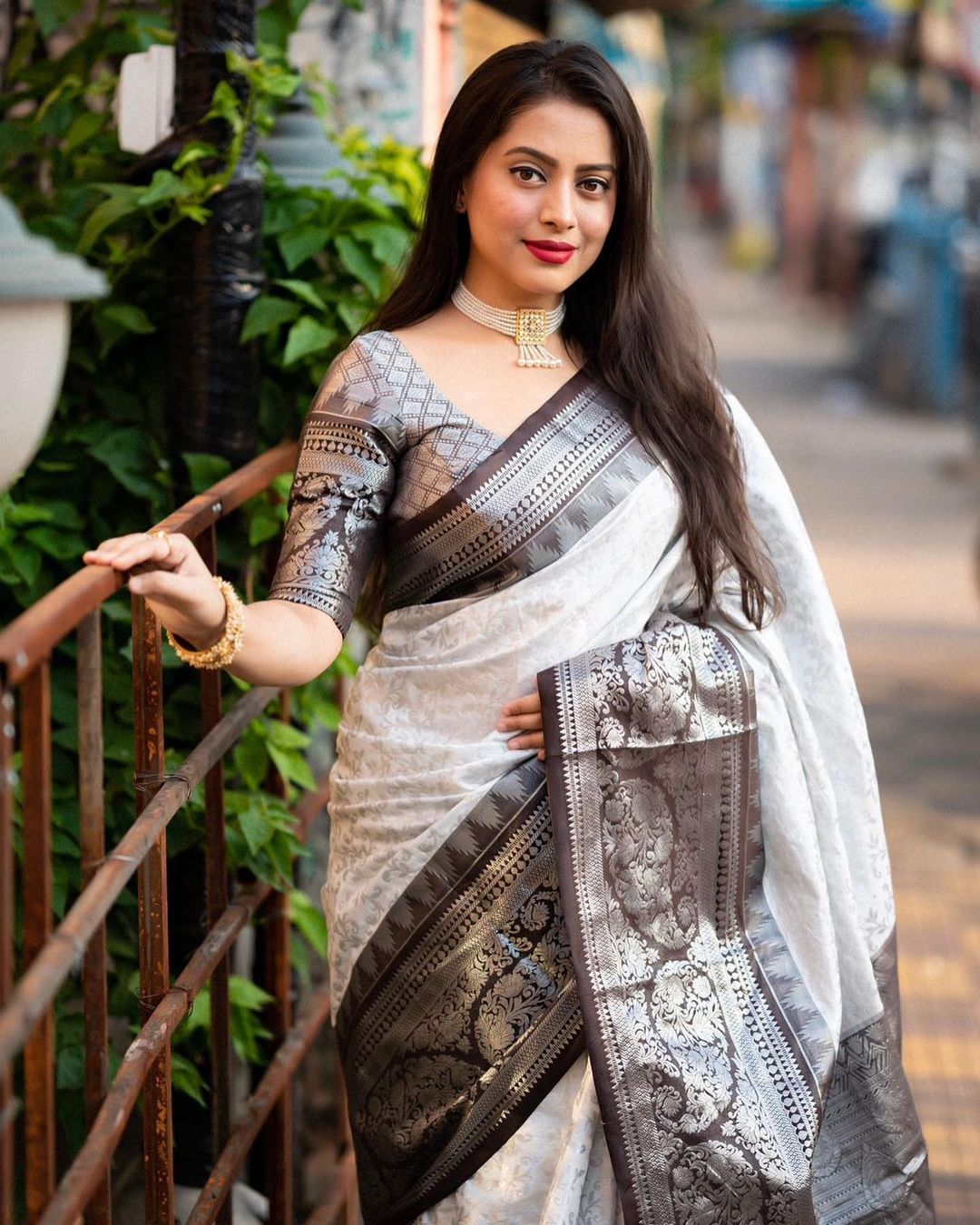 Nectarous Off White Soft Silk Saree With Ephemeral Blouse Piece