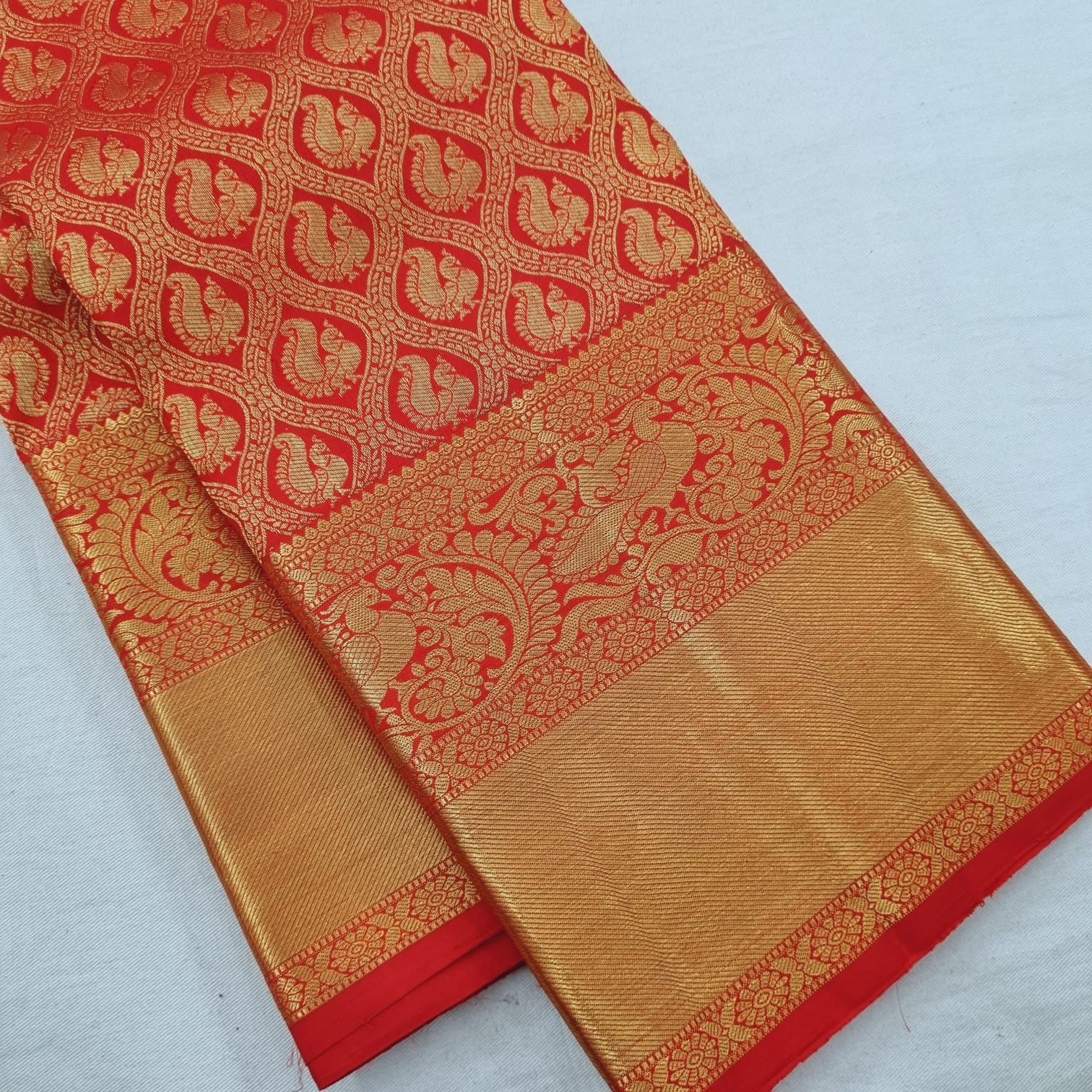 Ineffable Red Soft Silk Saree With Chatoyant Blouse Piece