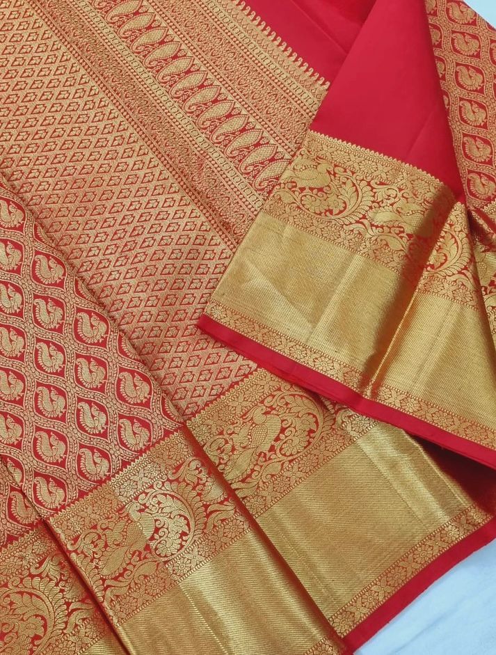 Ineffable Red Soft Silk Saree With Chatoyant Blouse Piece