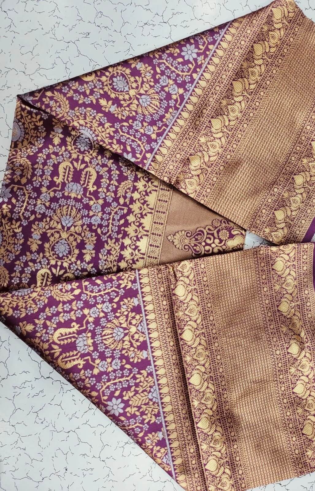 Magnetic Wine Soft Silk Saree With Gratifying Blouse Pieced