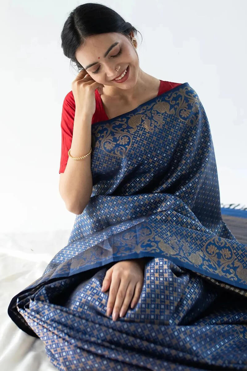 Glittering Blue Soft Silk Saree With Pulsating Blouse Pieced