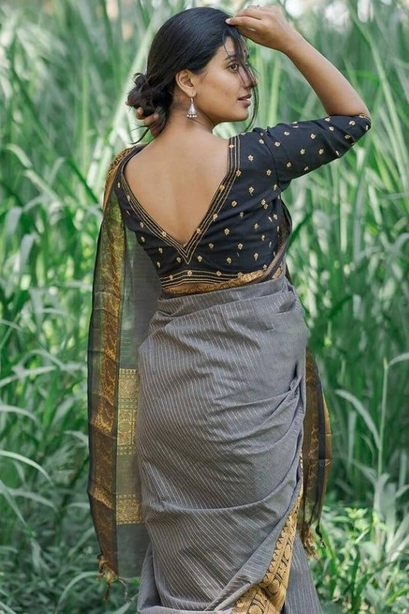 Gratifying Grey Soft Silk Saree With Adoring Blouse Pieced