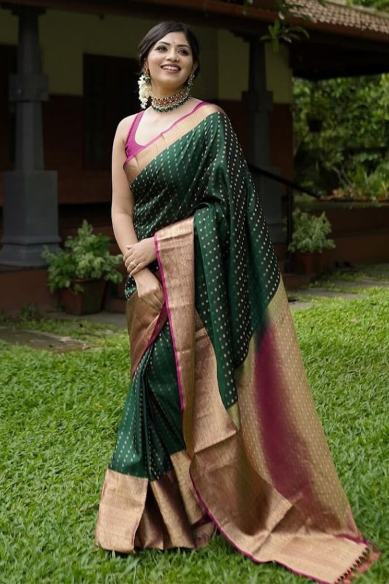 Snappy Dark Green Soft Silk Saree With Enchanting Blouse Piece