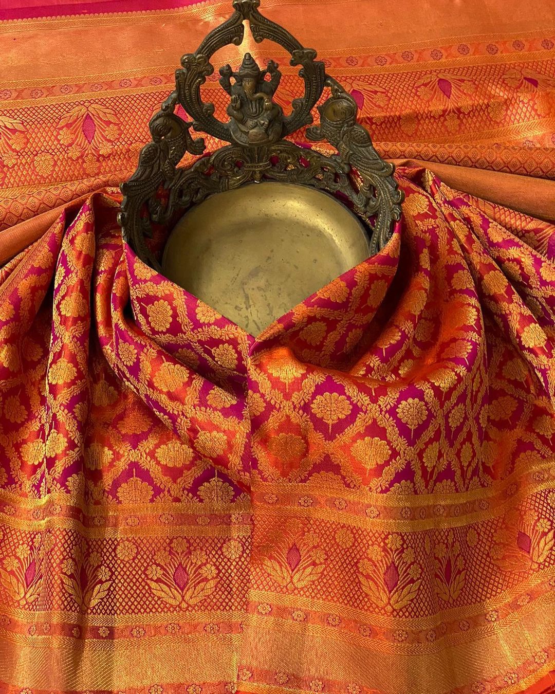 Incredible Red Soft Silk Saree With Confounding Blouse Piece