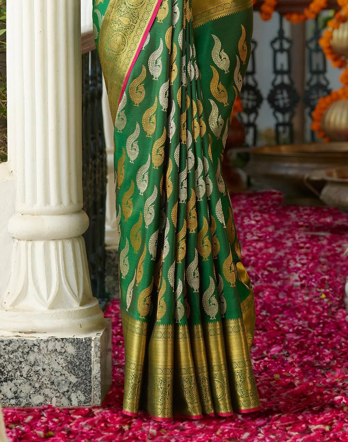 Allure Dark Green Soft Silk Saree With Quixotic Blouse Piece