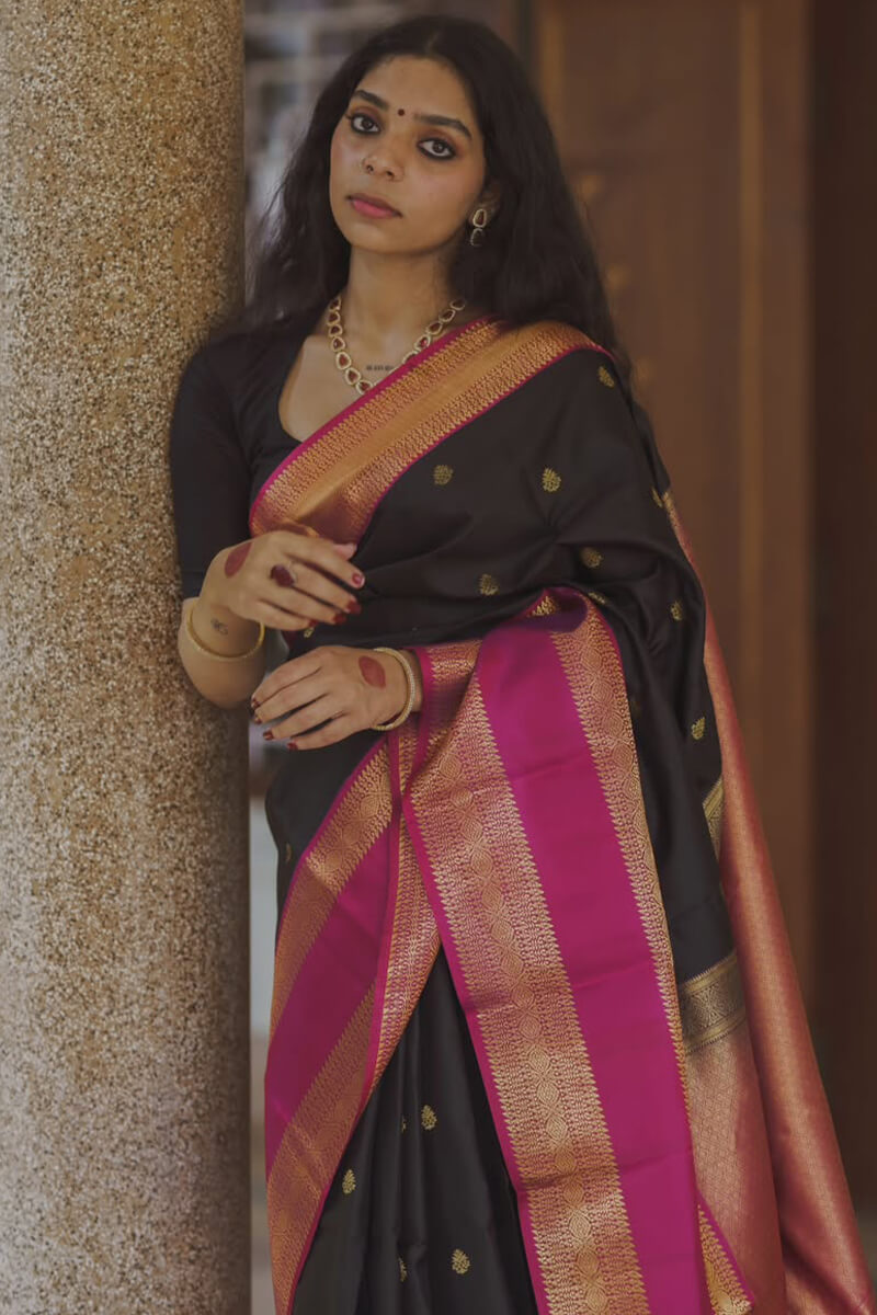 Enchanting Black Soft Silk Saree With Snazzy Blouse Piece