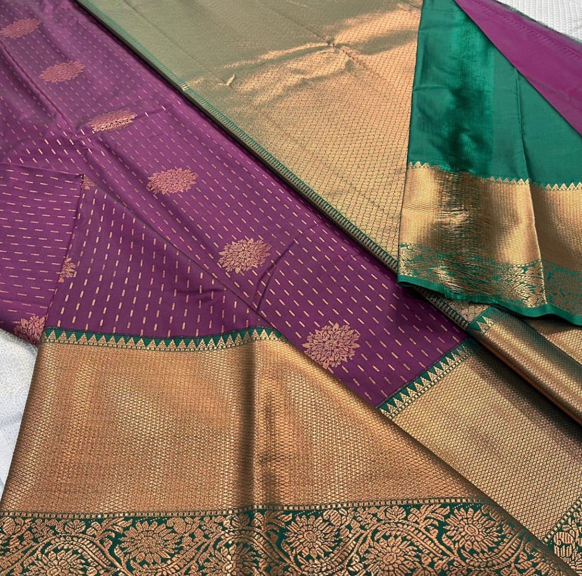 Groovy Purple Soft Silk Saree With Delectable Blouse Piece