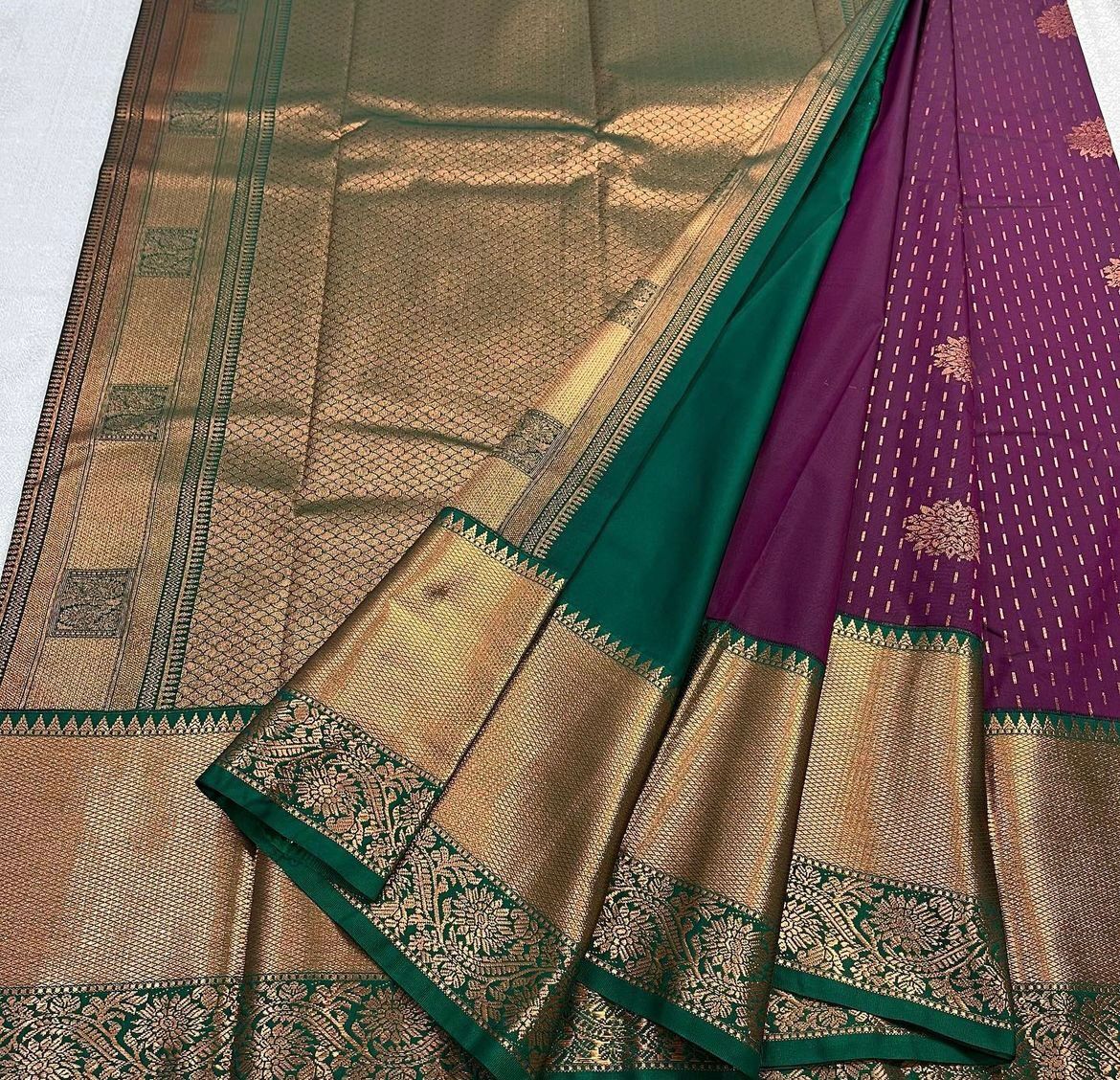 Groovy Purple Soft Silk Saree With Delectable Blouse Piece