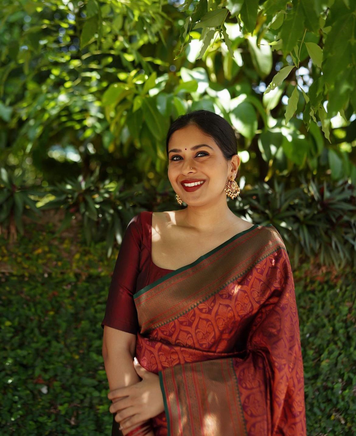 Exuberant Maroon Soft Silk Saree With Extraordinary Blouse Piece