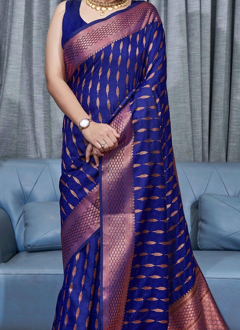 Eloquence Blue Soft Silk Saree With Flameboyant Blouse Piece