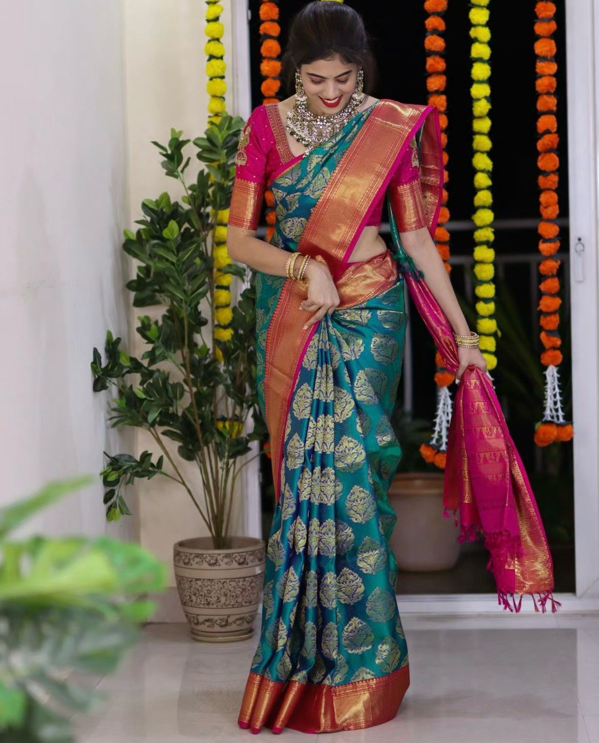 Entrancing Rama Soft Silk Saree With Phenomenal Blouse Piece