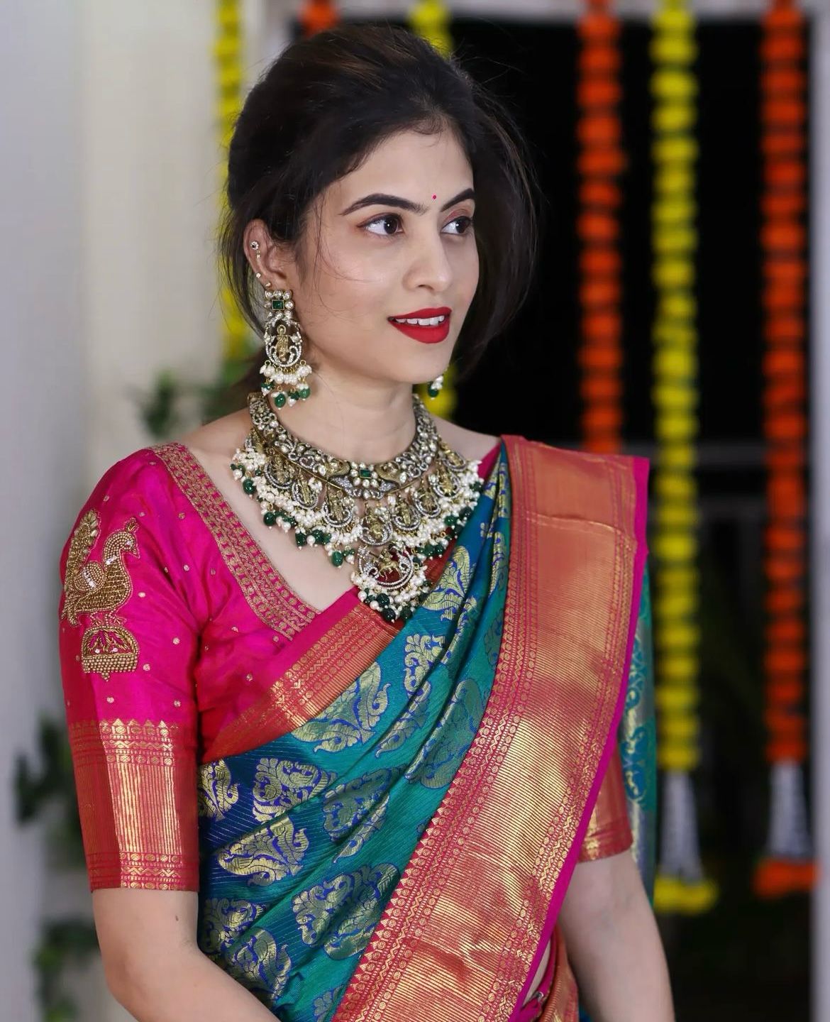 Entrancing Rama Soft Silk Saree With Phenomenal Blouse Piece