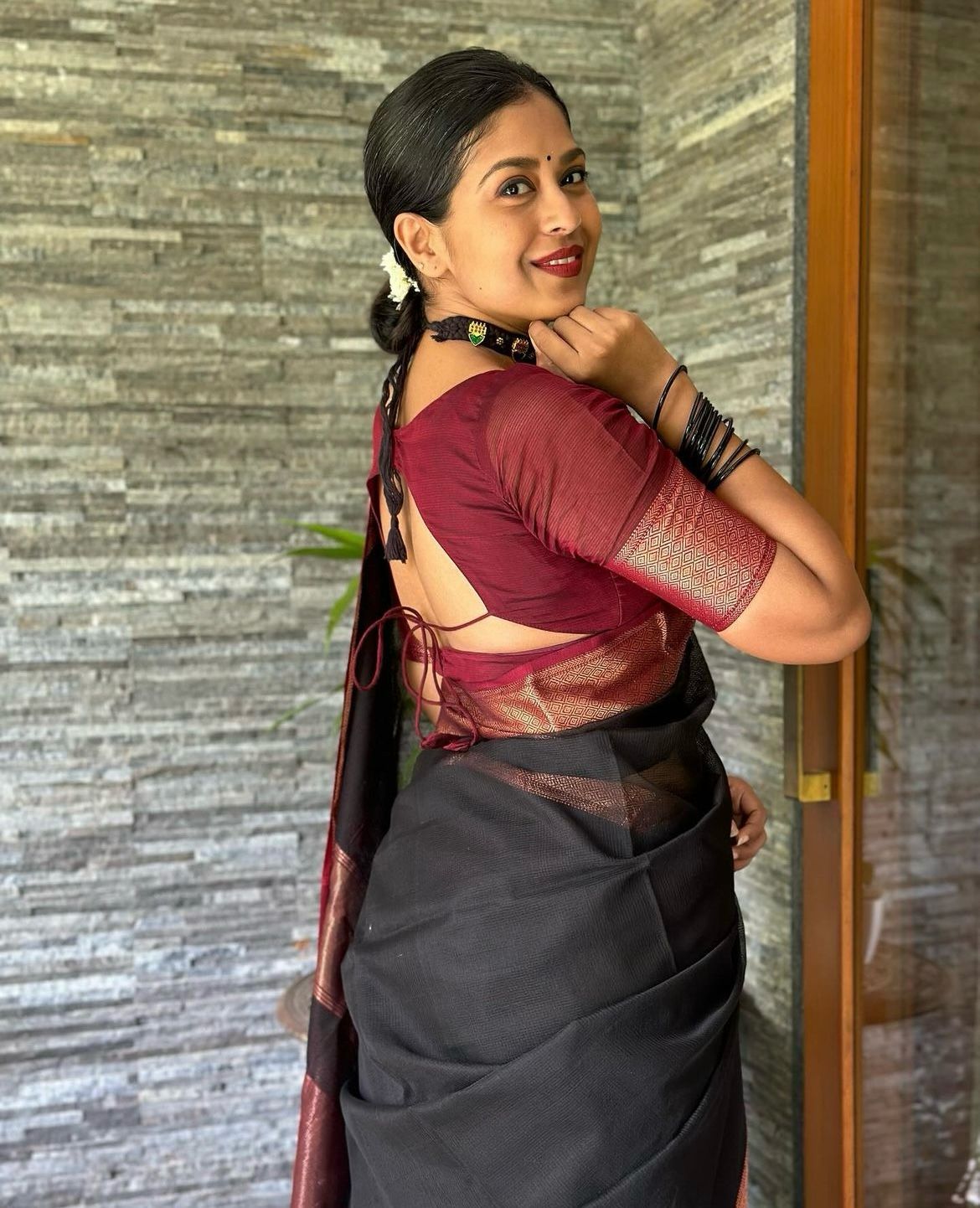 Magnificat Black Soft Silk Saree With Winsome Blouse Piece