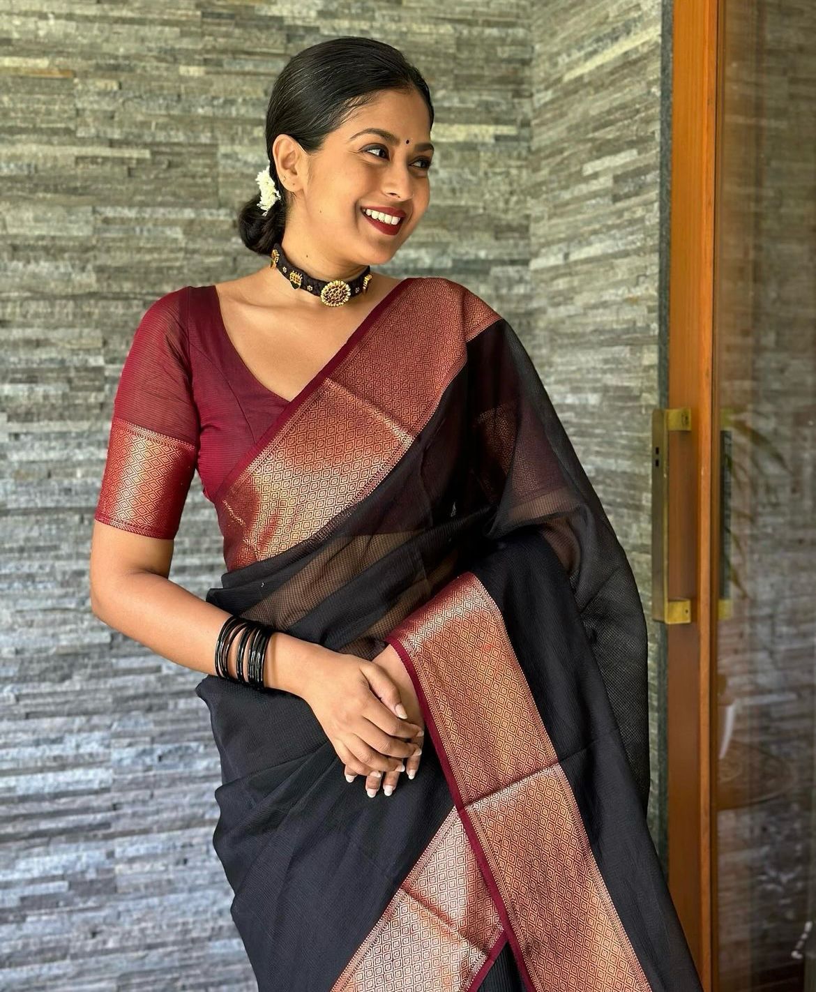 Magnificat Black Soft Silk Saree With Winsome Blouse Piece