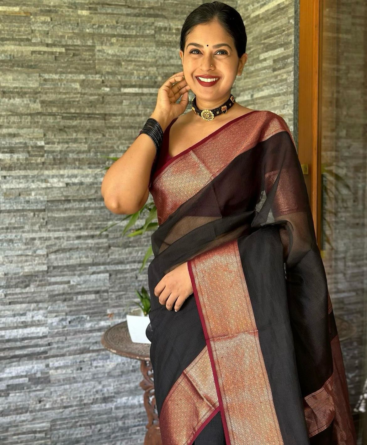 Magnificat Black Soft Silk Saree With Winsome Blouse Piece