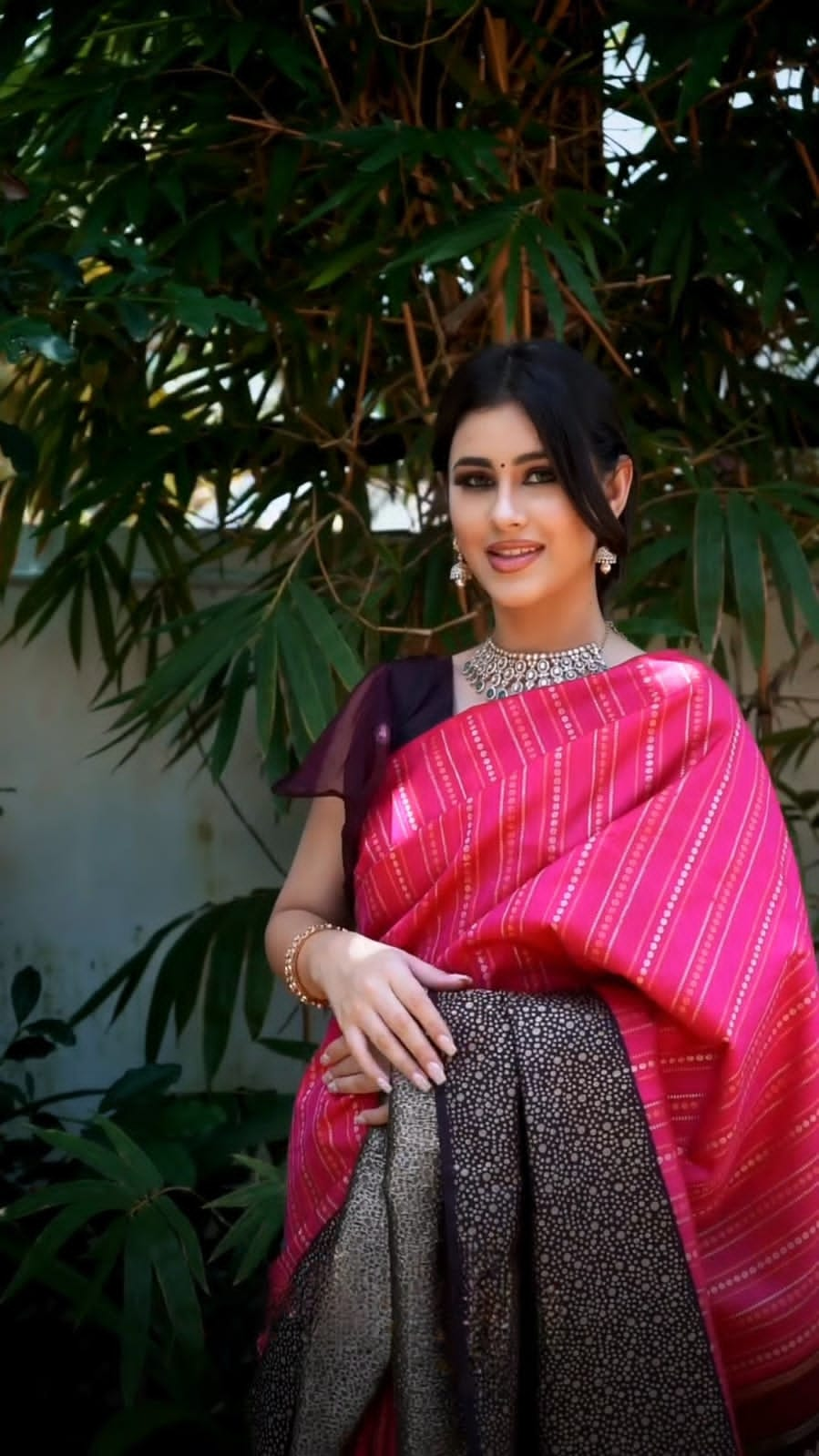 Glorious Dark Pink Soft Silk Saree With Prominent Blouse Piece