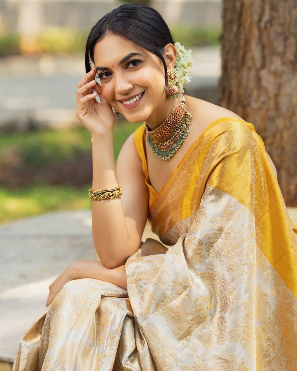 Bewitching Beige Soft Silk Saree With Brood Blouse Piece