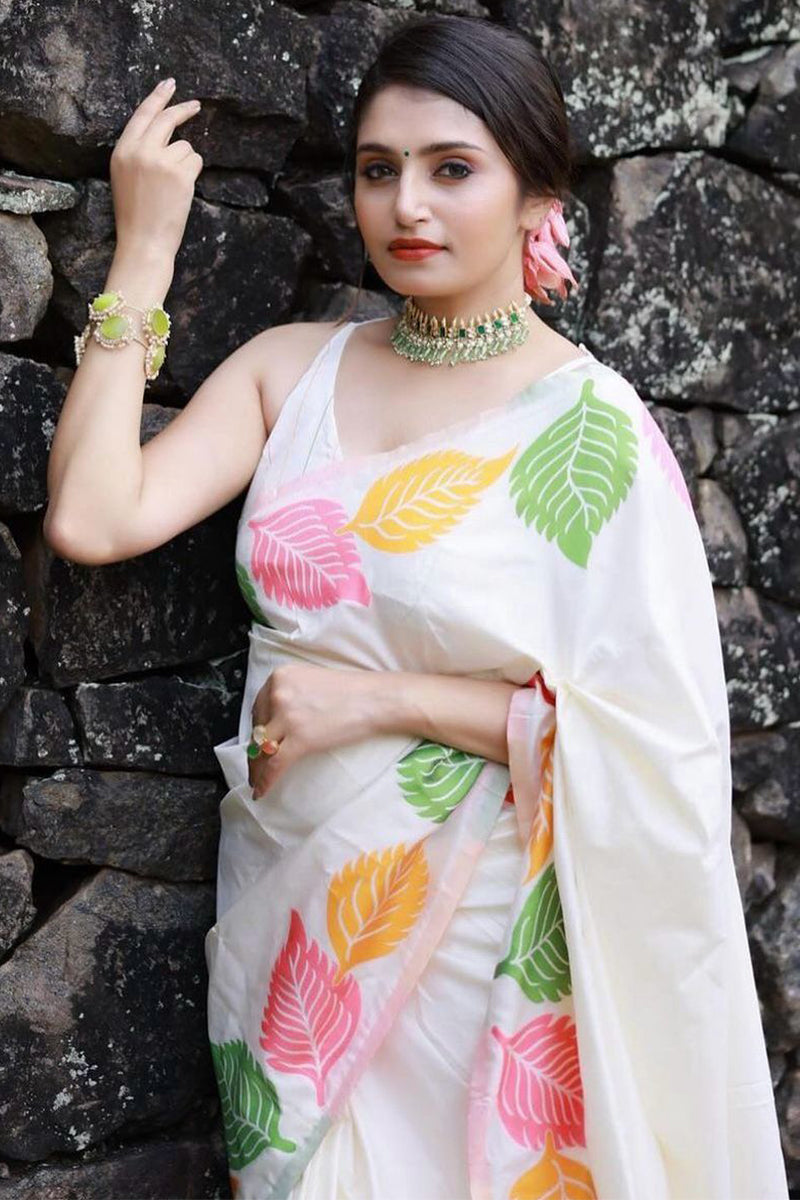 Enchanting White Soft Silk Saree With Efflorescence Blouse Piece