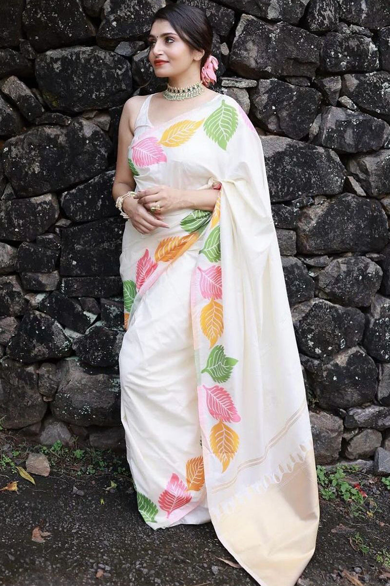 Enchanting White Soft Silk Saree With Efflorescence Blouse Piece