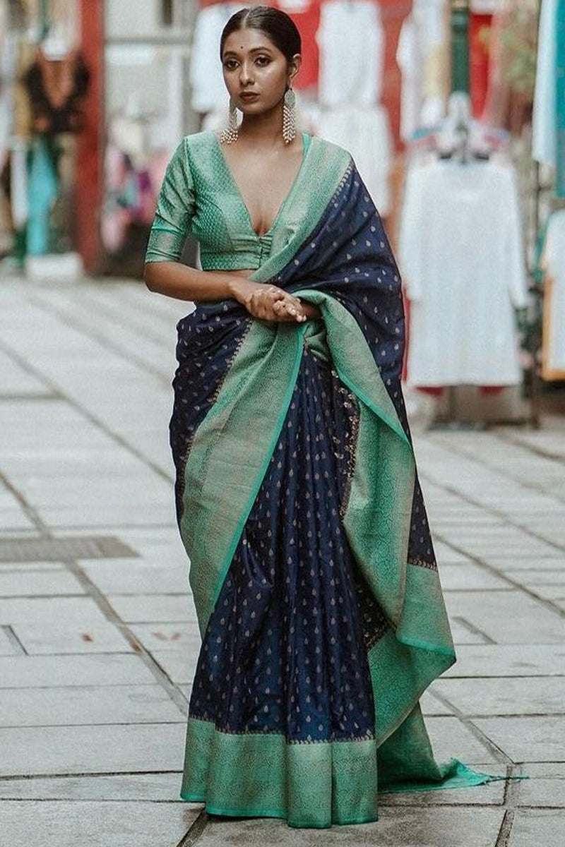 Chatoyant Navy Blue Soft Silk Saree With Forbearance Blouse Piece