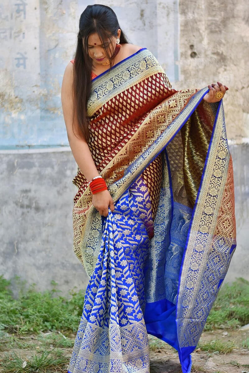 Gratifying Wine Soft Silk Saree With Flamboyant Blouse Piece