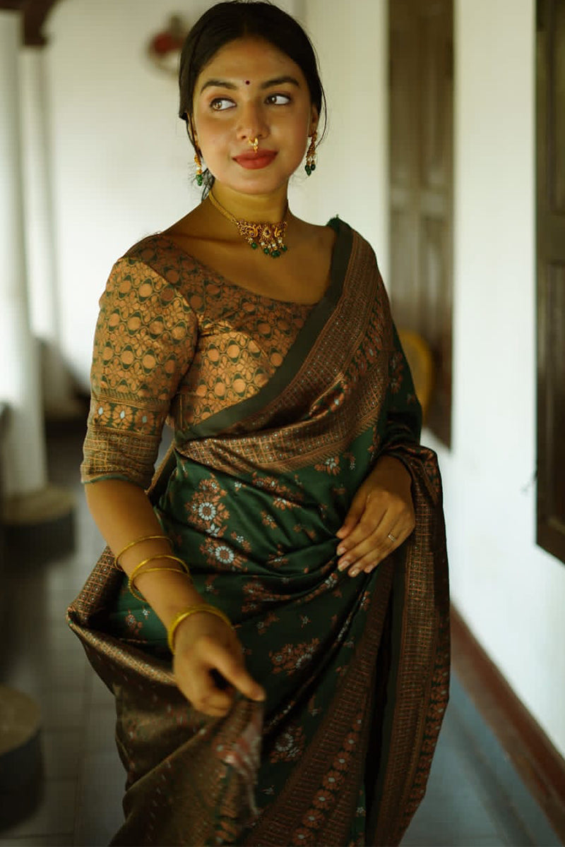 Surreptitious Green Soft Silk Saree With Vestigial Blouse Piece