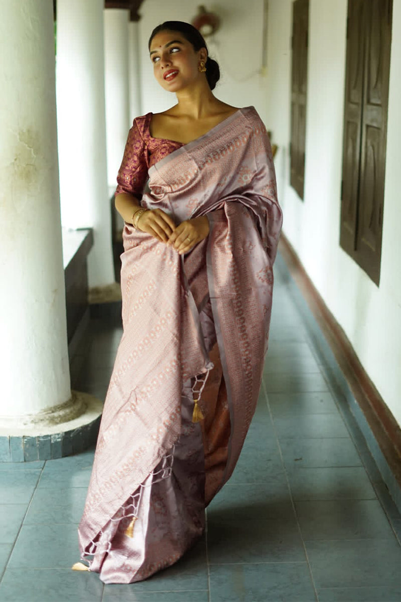 Ephemeral Grey Soft Silk Saree With Sizzling Blouse Piece