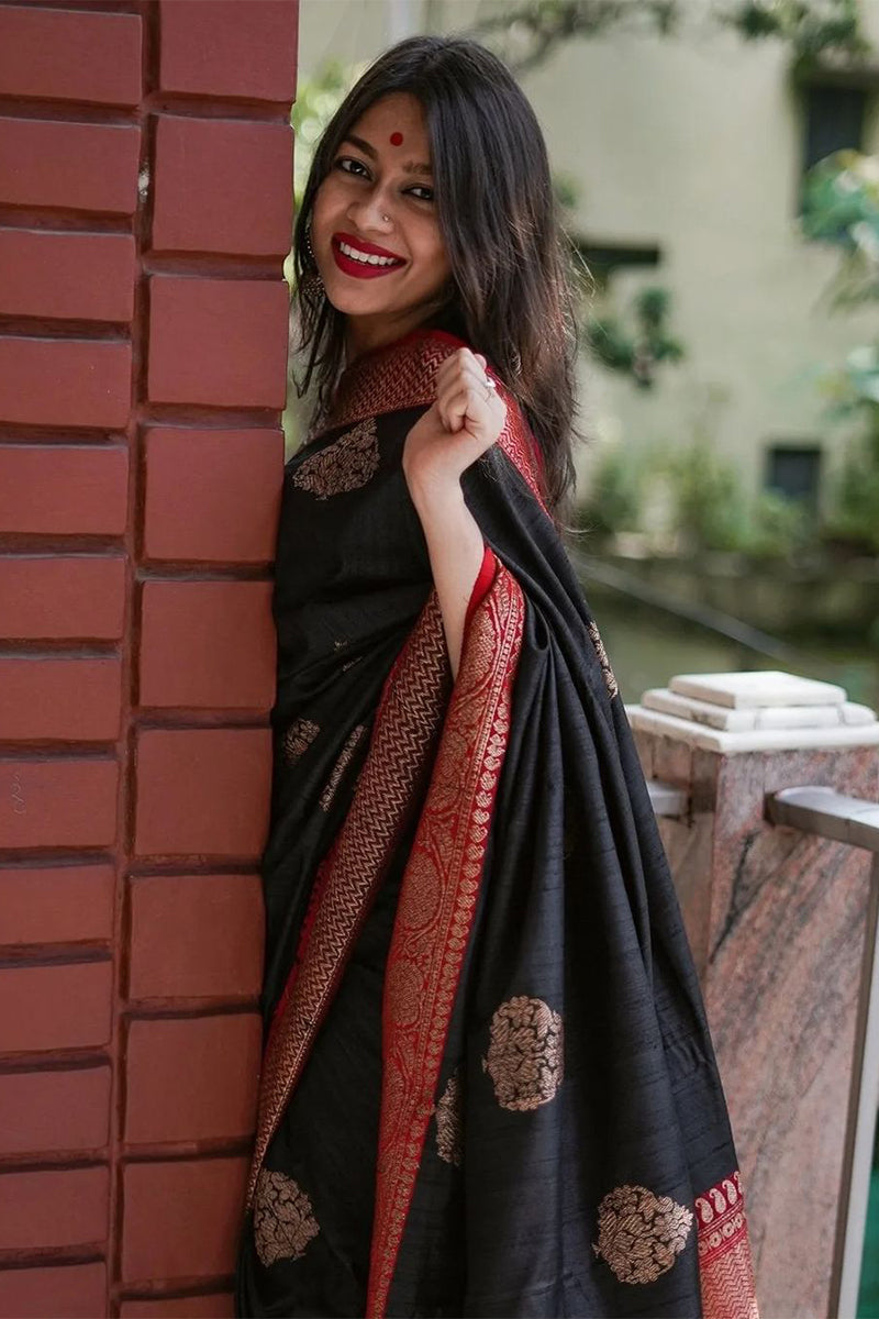 Eloquence Black Soft Silk Saree With Innovative Blouse Piece